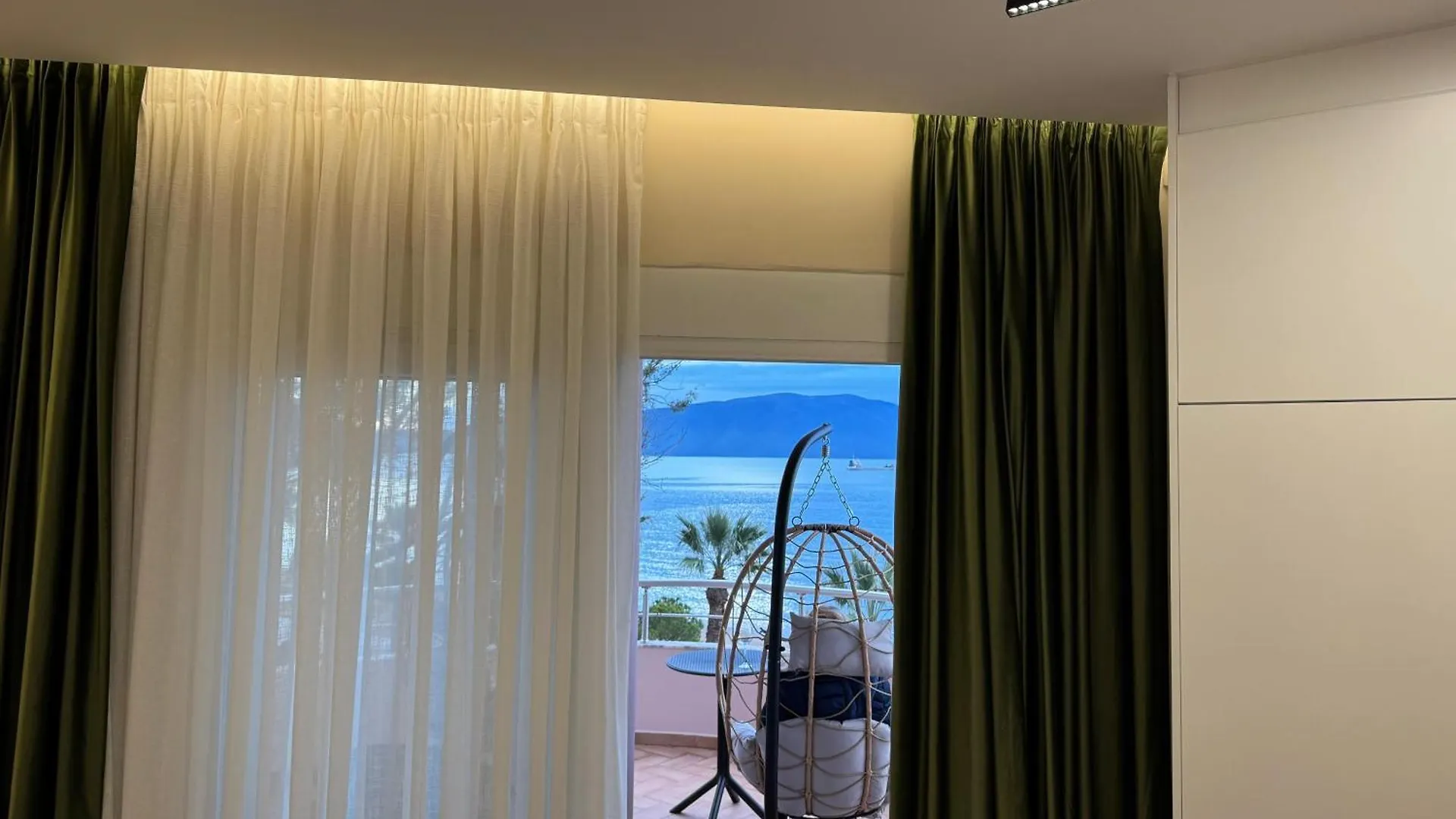 Seaview Suite Avlonya 0*,